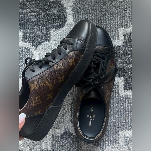 Louis Vuitton Sneakers - Picture 6 of 9